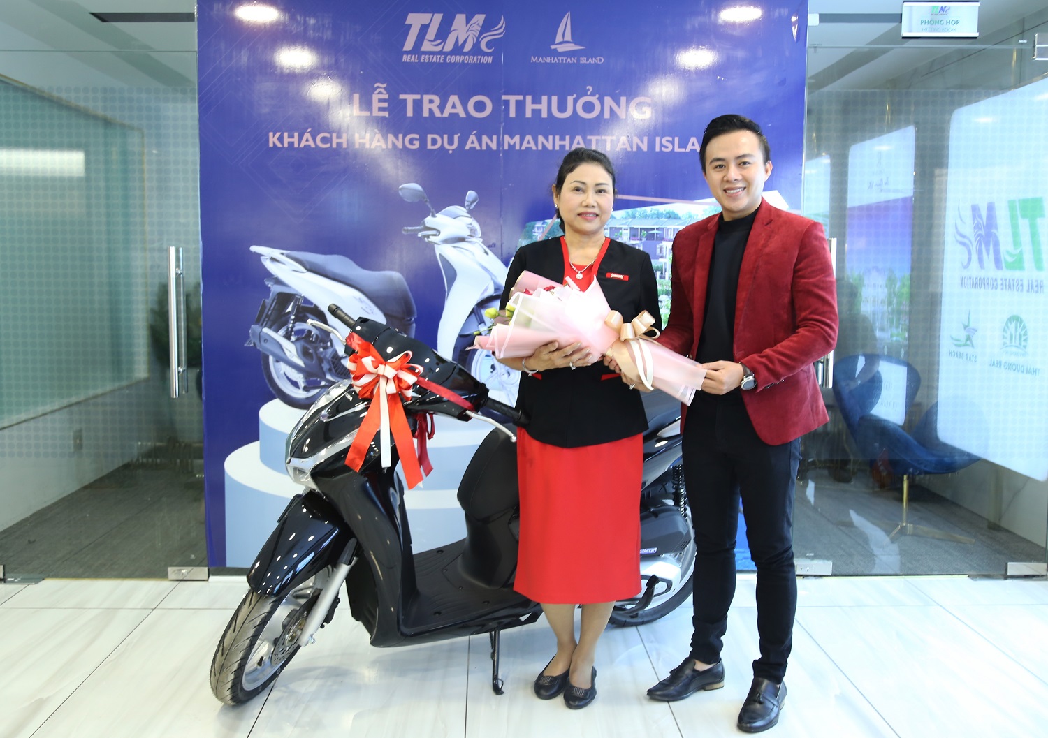 Tập đoàn TLM trao thưởng khách hàng trúng xe SH