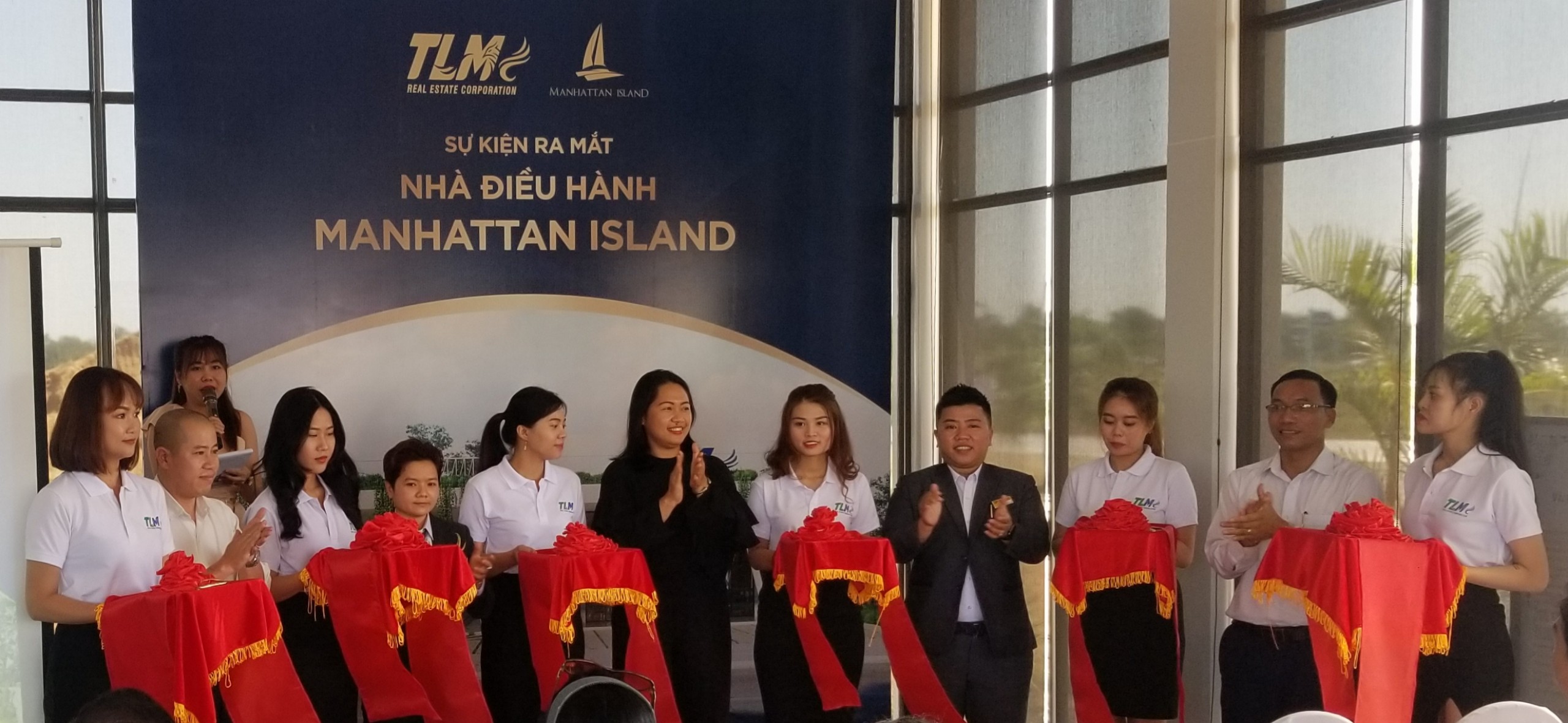 RA MẮT NHÀ ĐIỀU HÀNH MANHATTAN ISLAND